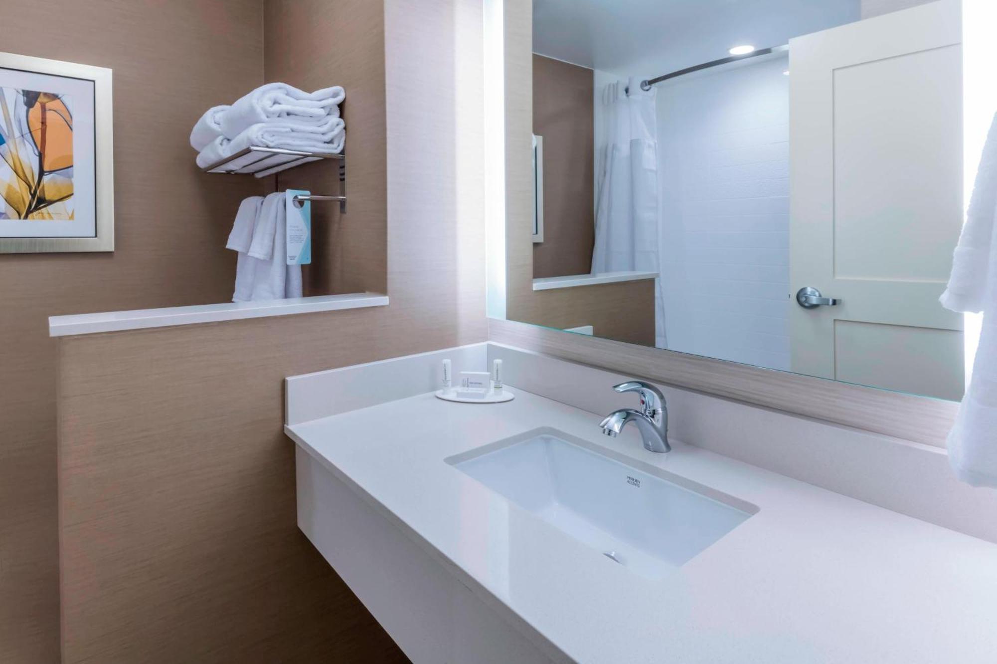 Fairfield Inn & Suites By Marriott Boston Marlborough/Apex Center מראה חיצוני תמונה